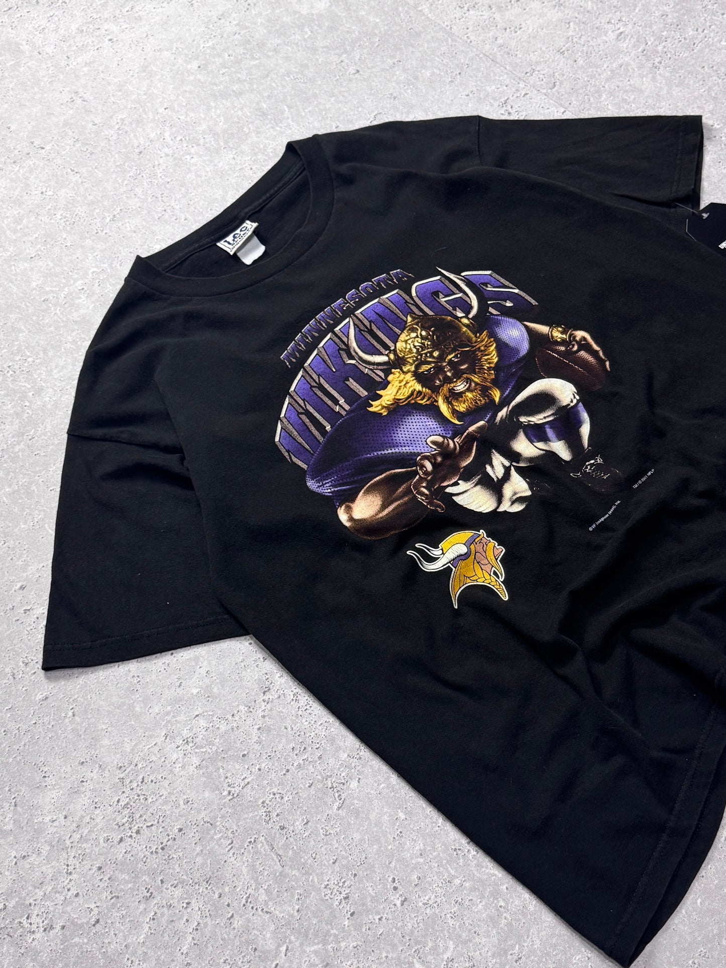 Vintage 2000s Minnesota Vikings NFL Mascot Tee (XL)
