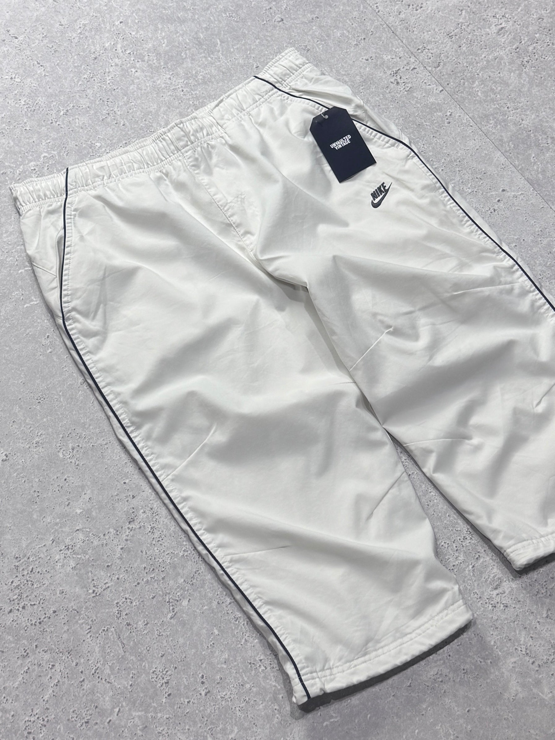 Vintage 2000s Nike Adjustable 3/4 Track Shorts (M)