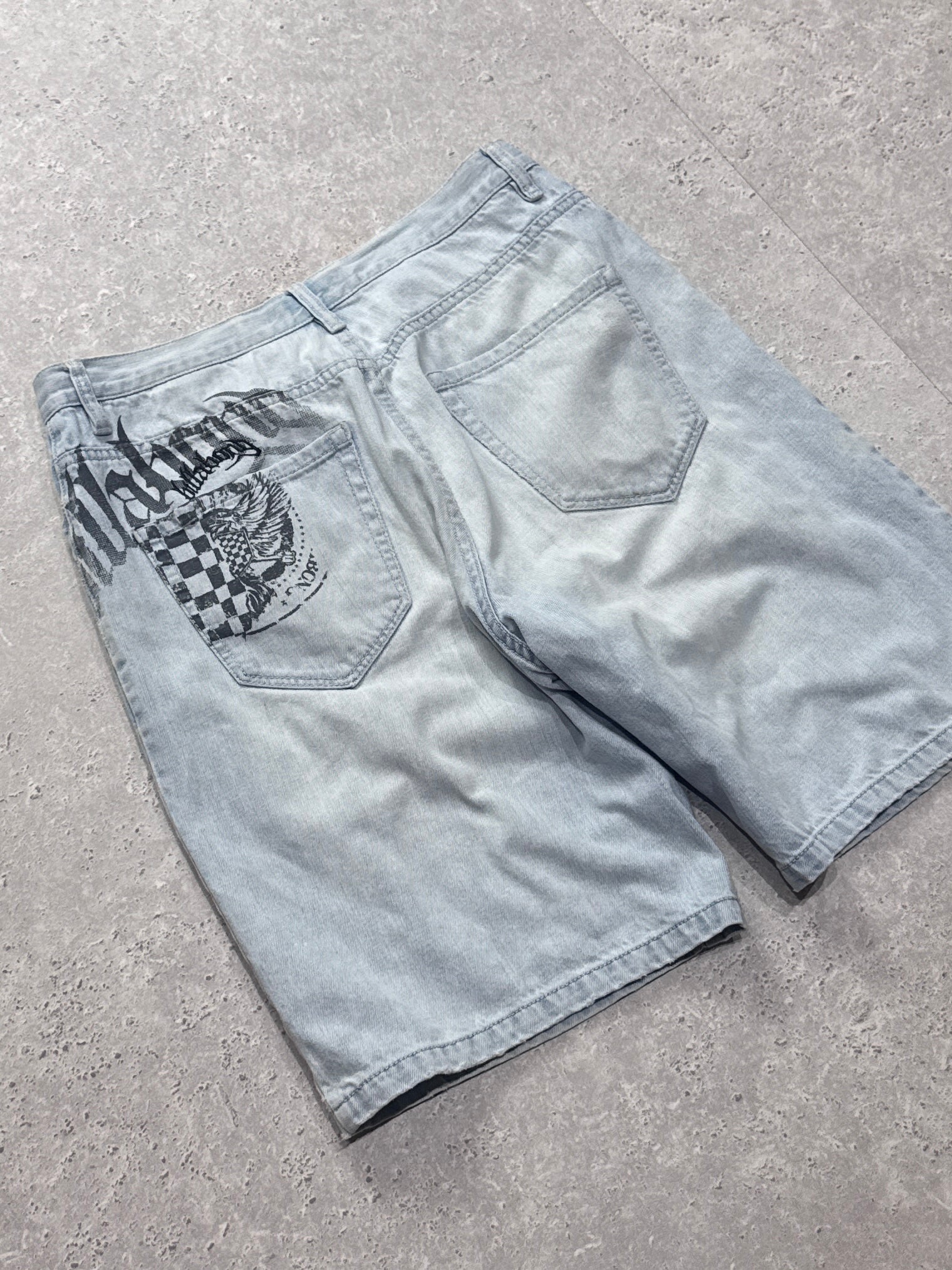 Vintage Y2K Billabong Denim shorts (33”)