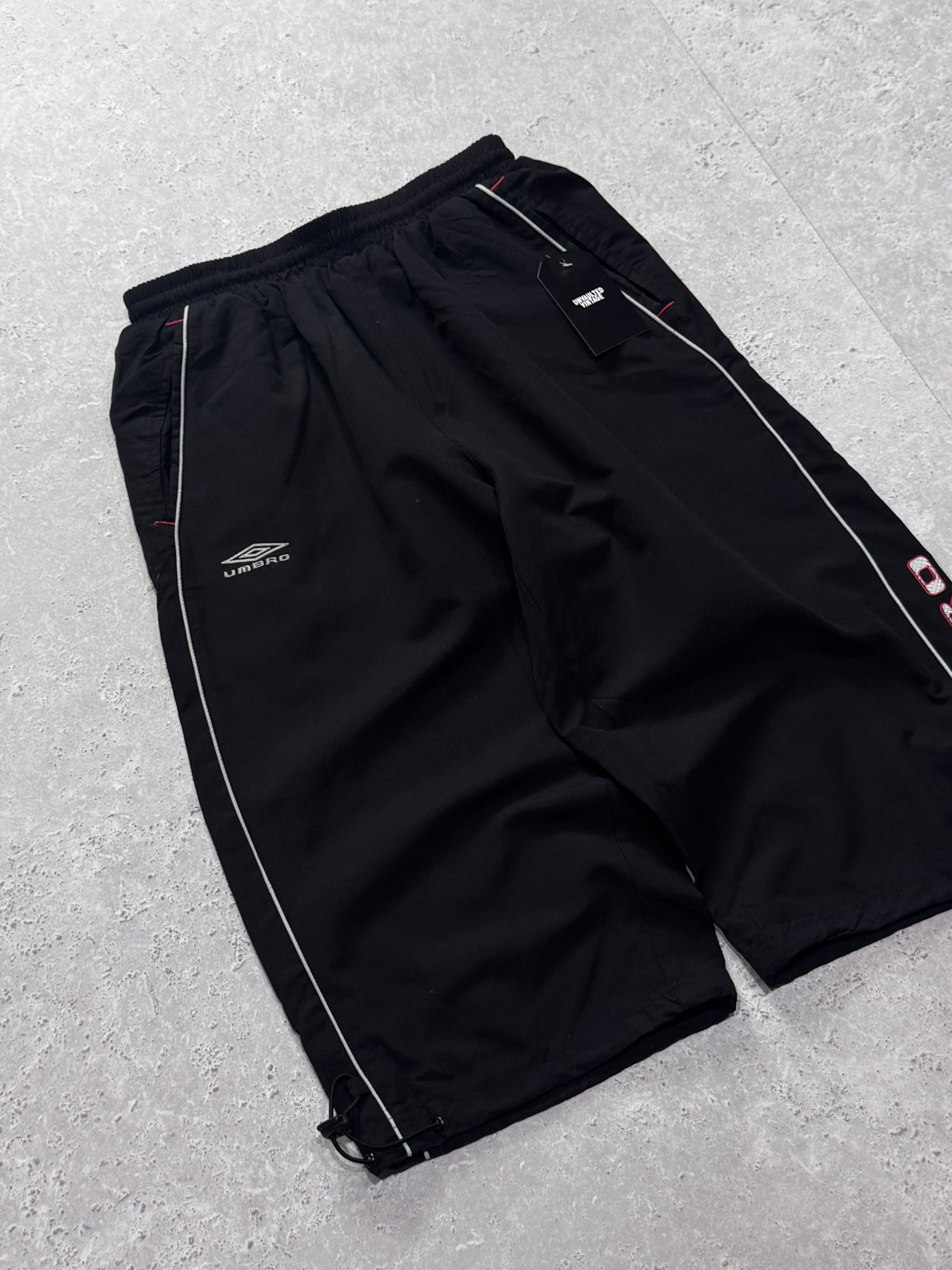 Vintage 2000s Umbro Adjustable 3/4 Track Shorts (M)