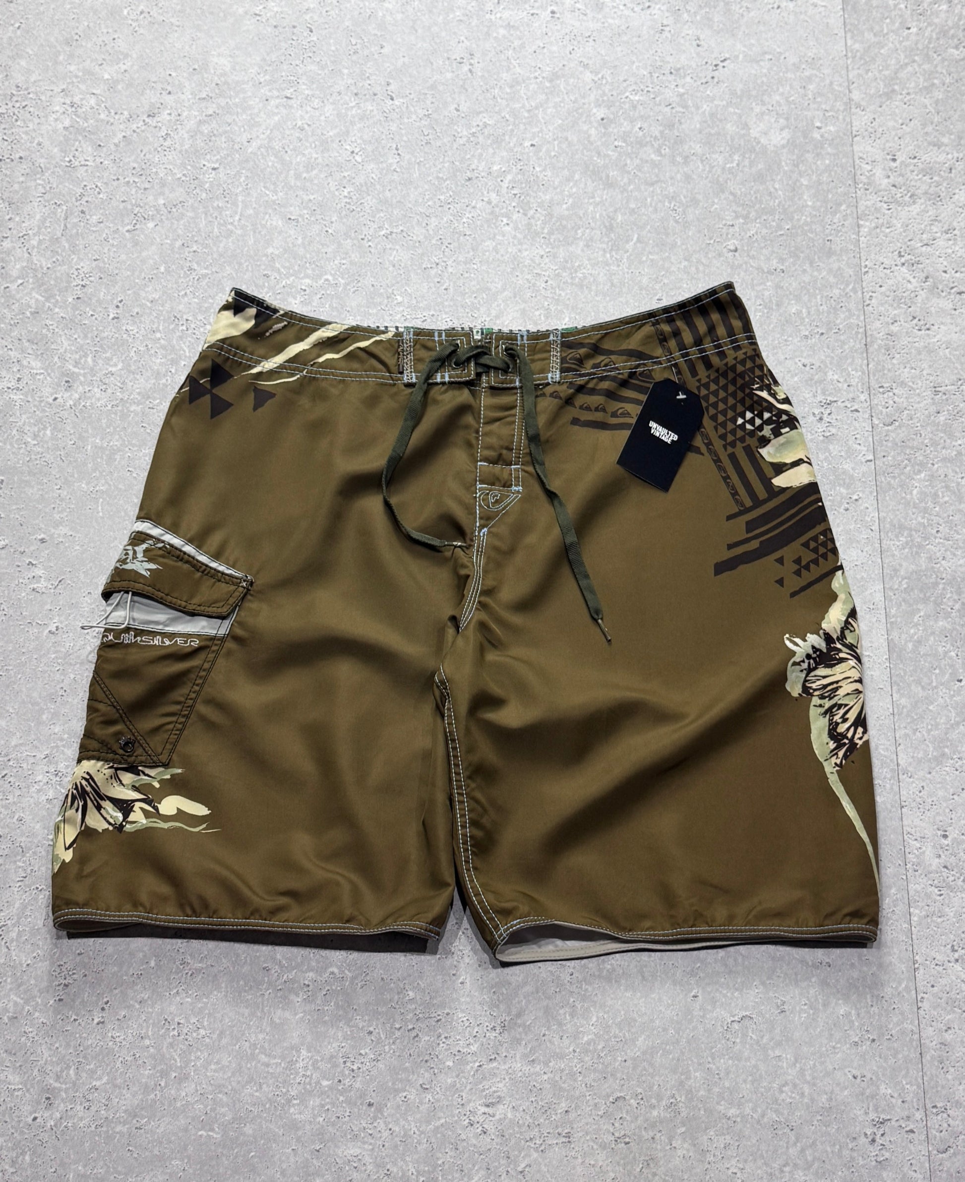 Vintage 2000s Quiksilver Boardshorts (36”)