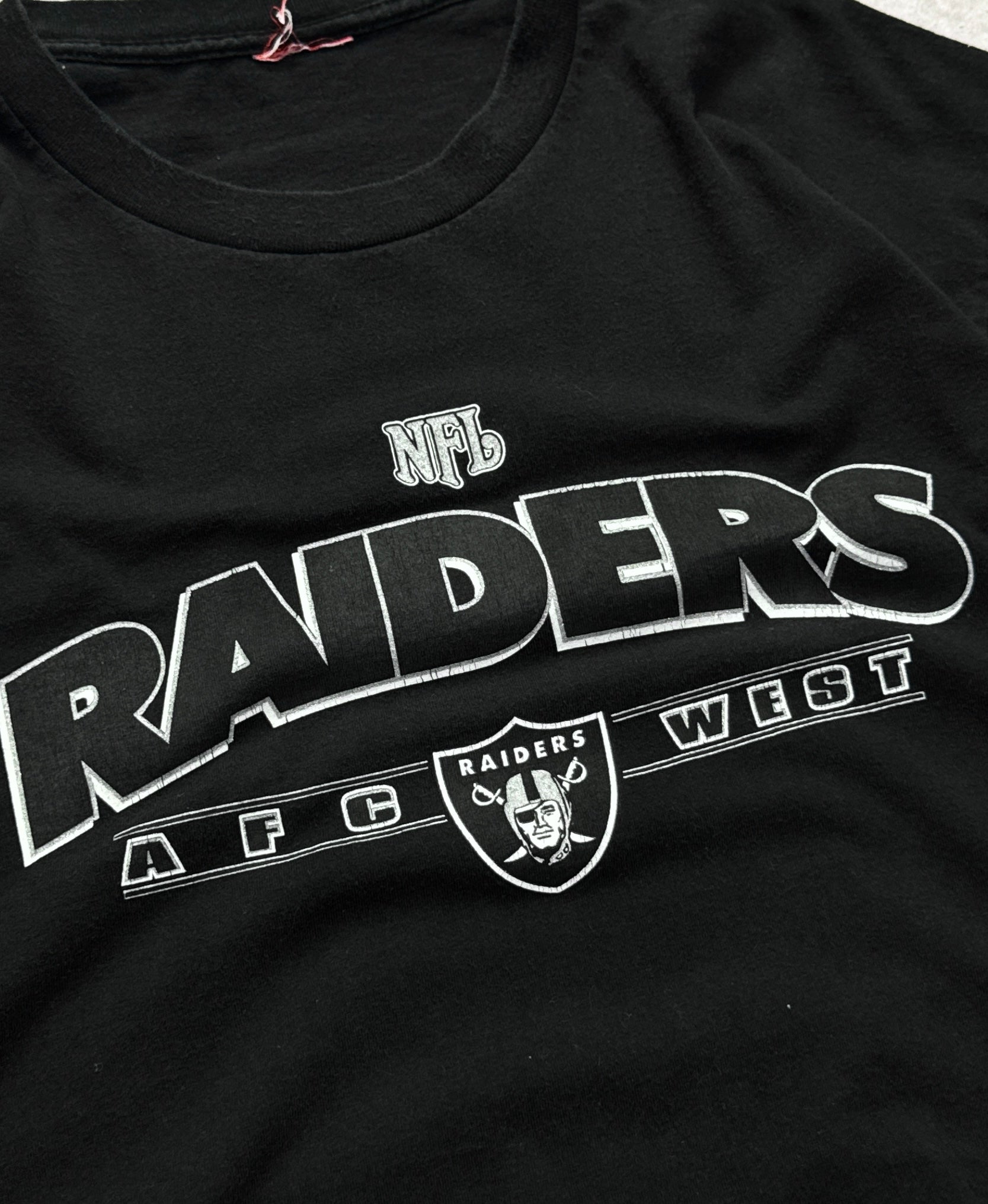 Vintage 2000s Oakland Raiders NFL Tee (XL)