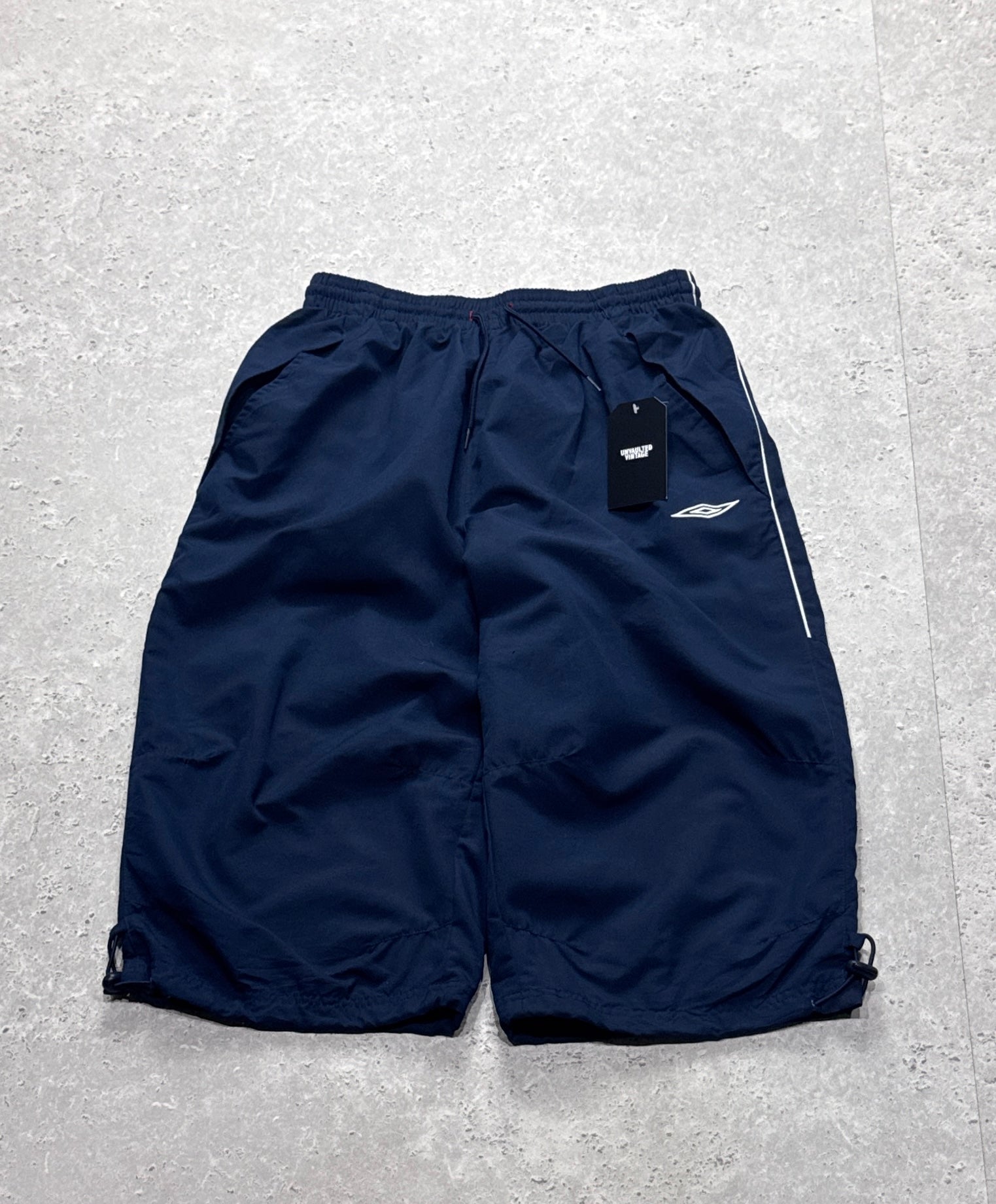 Vintage 2000s Umbro Adjustable 3/4 Track Shorts (S)