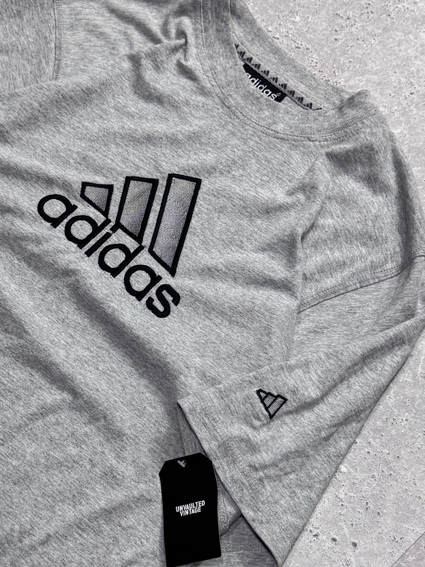 Vintage 90s Adidas Embroidered Spellout Tee (M)