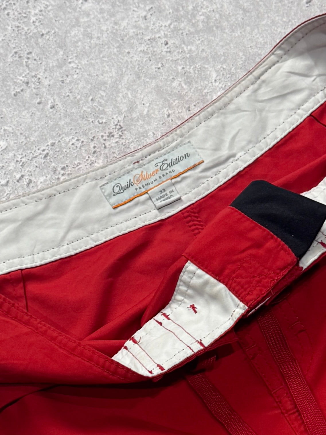 Vintage 2000s Quiksilver Boardshorts (33")