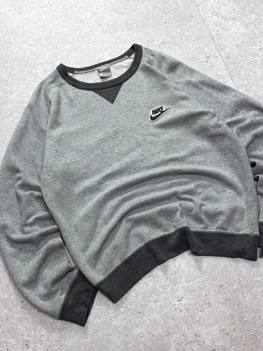 Vintage 2000s Nike Lightweight Sweater (M)