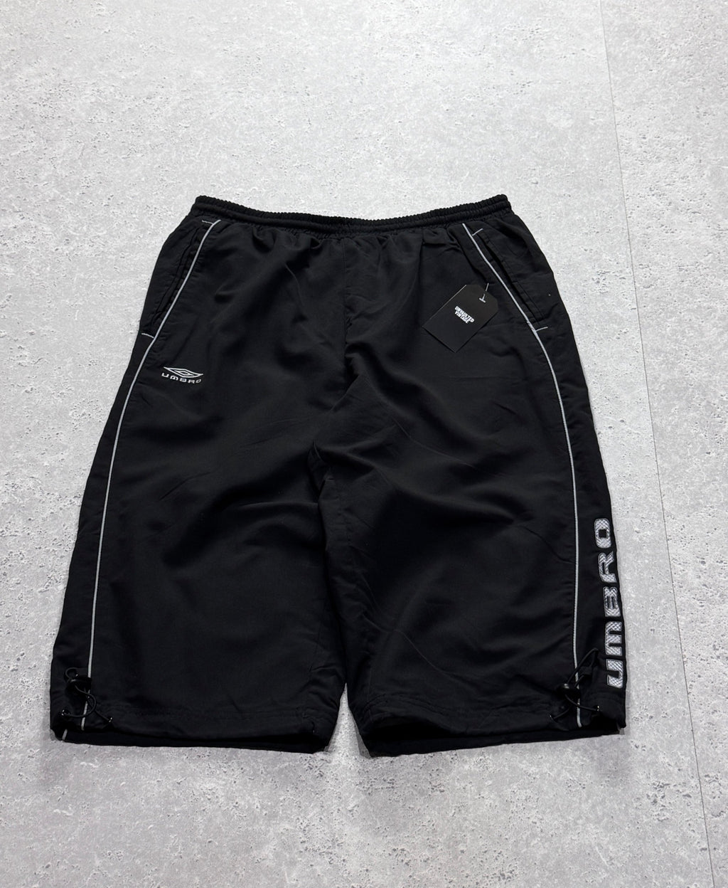 Vintage 2000s Umbro Adjustable 3/4 Track Shorts (M)