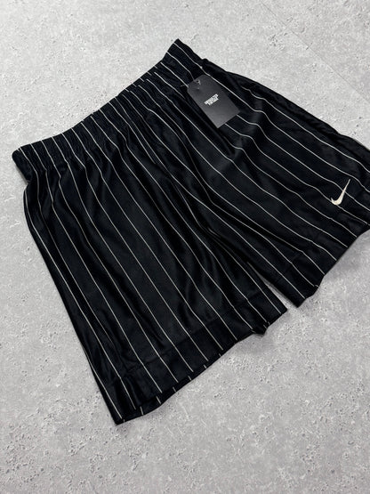 Vintage 90s Nike Pin Stripe Basketball Shorts (M)