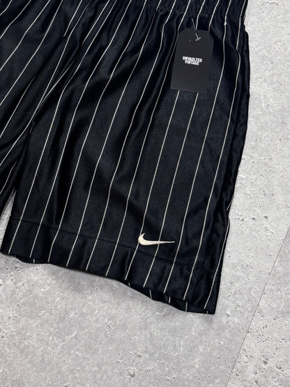 Vintage 90s Nike Pin Stripe Basketball Shorts (M)
