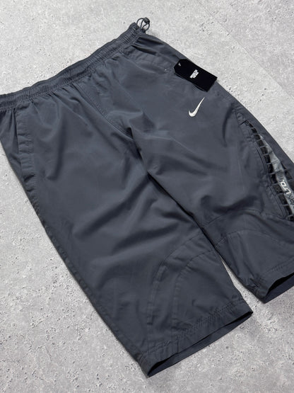 Vintage 2000s Nike Air Max 3/4 Track Shorts (30")