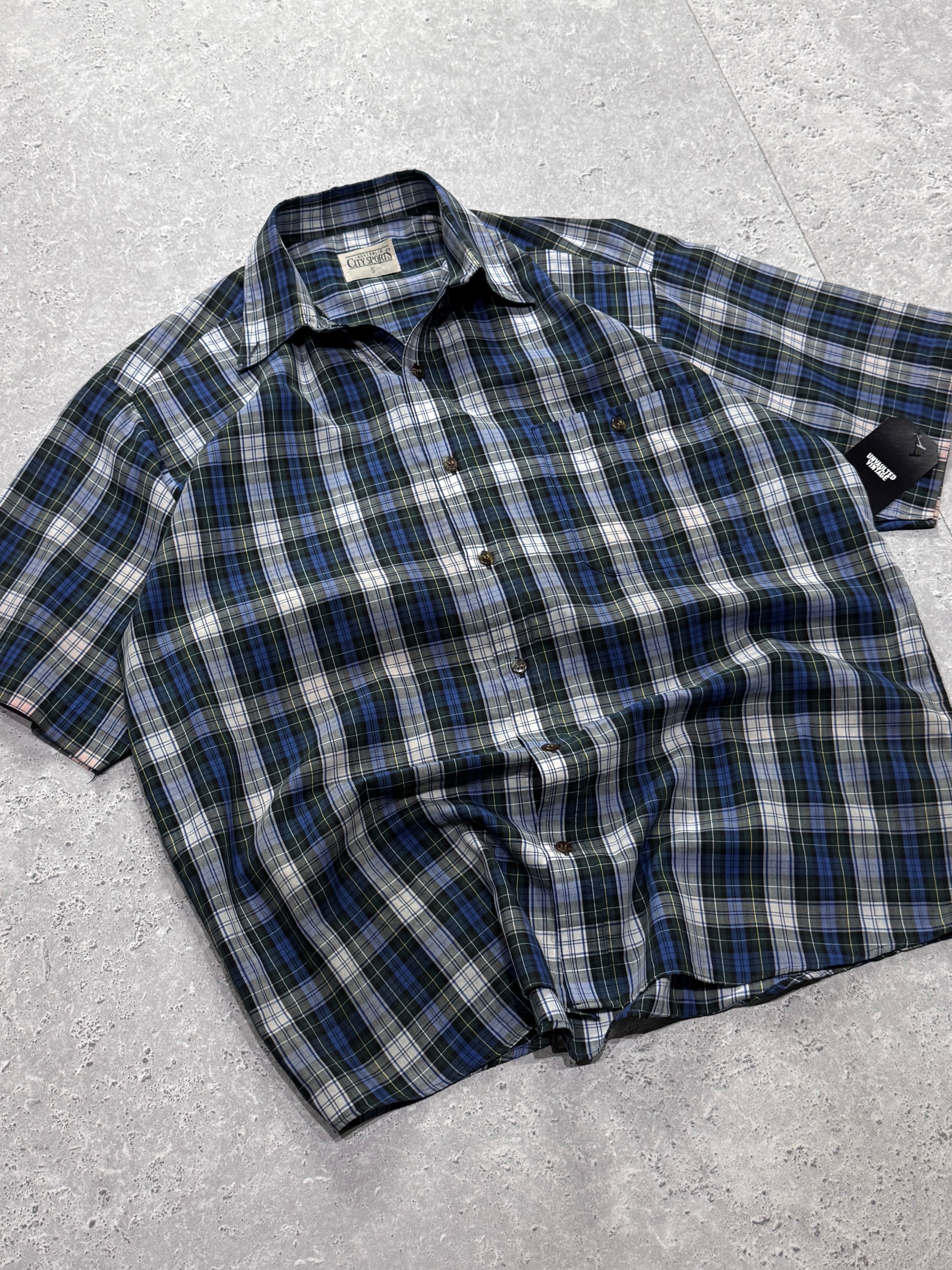 Vintage 2000s Plaid Button Up Shirt (L)