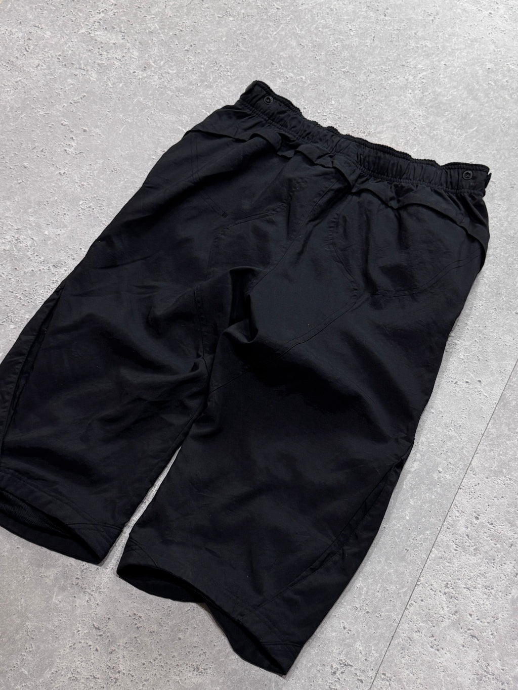 Vintage 2000s Nike Air 3/4 Track Shorts (M)