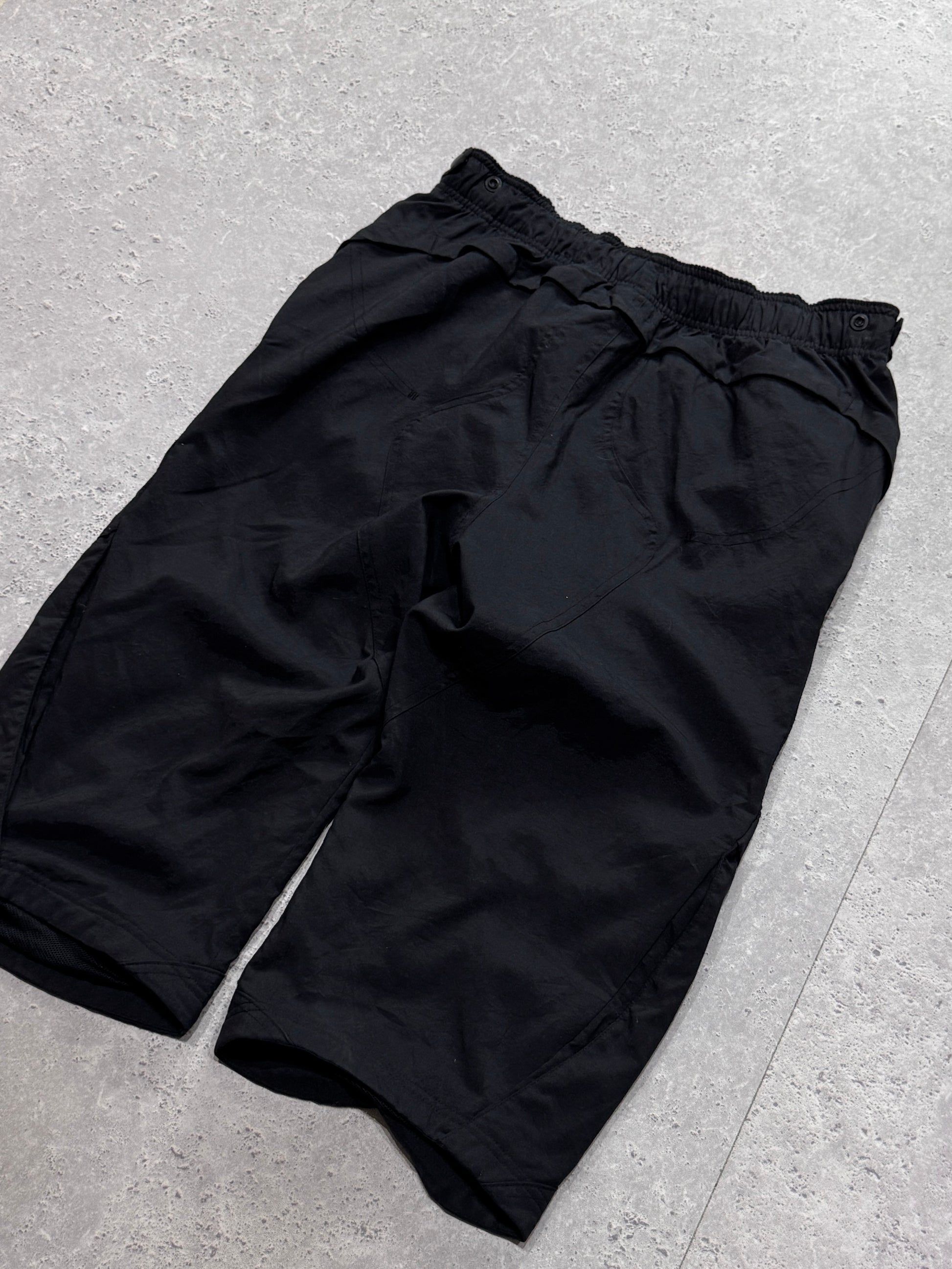 Vintage 2000s Nike Air 3/4 Track Shorts (M)