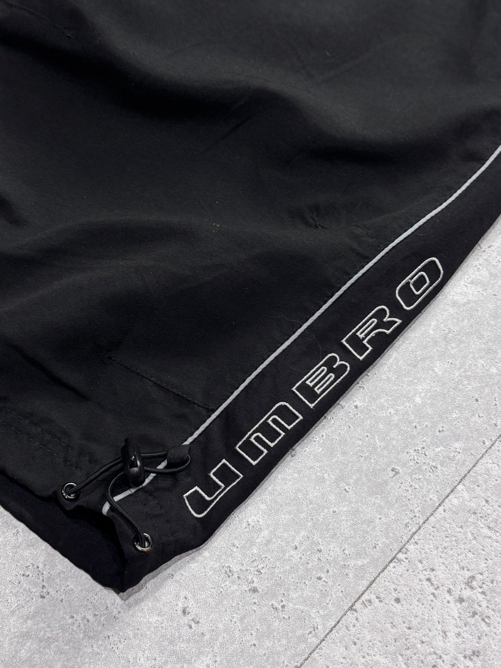 Vintage 2000s Umbro Adjustable 3/4 Track Shorts (M)