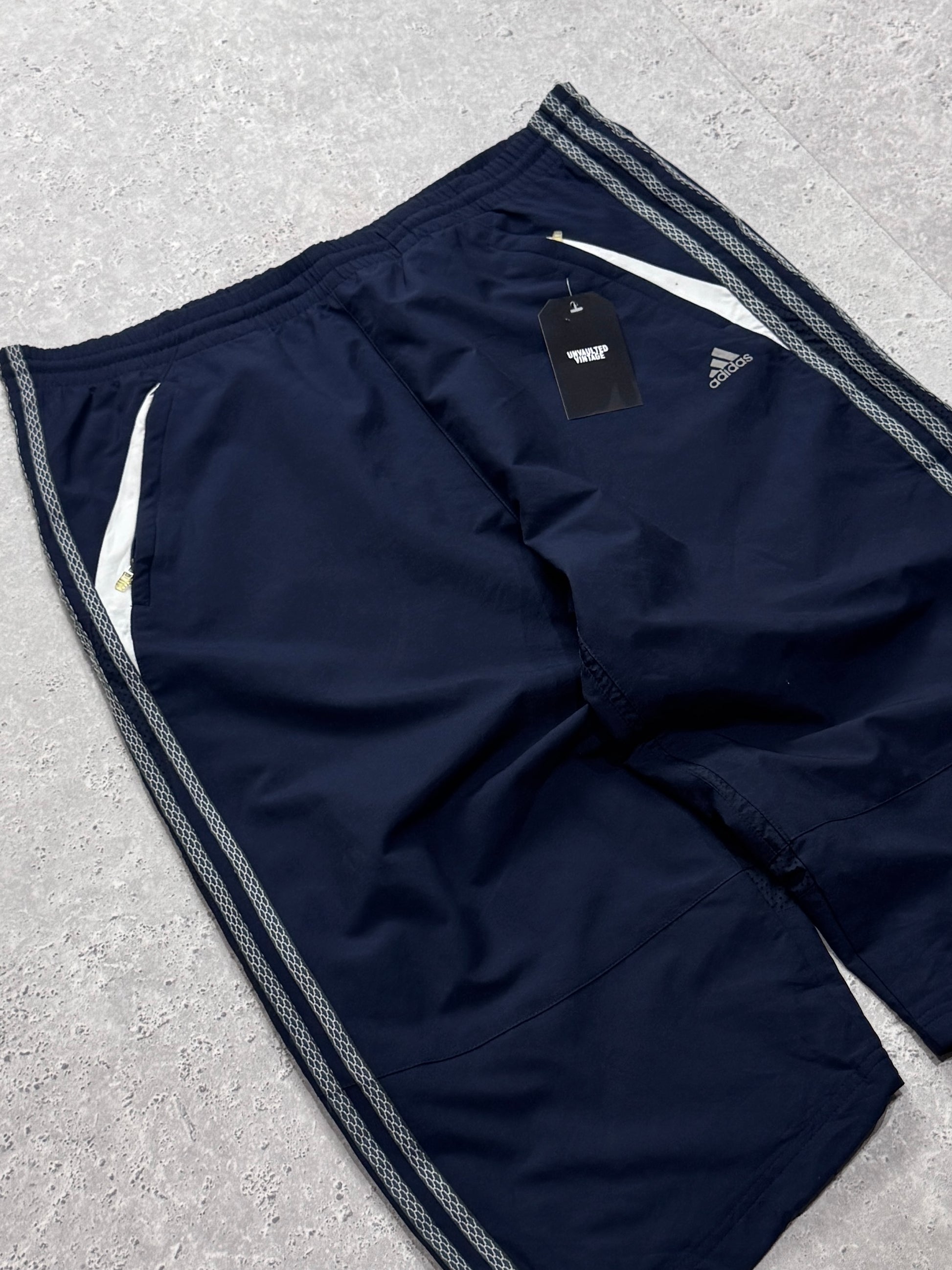 Vintage 2000s Adidas Adjustable 3/4 Track Shorts (L)