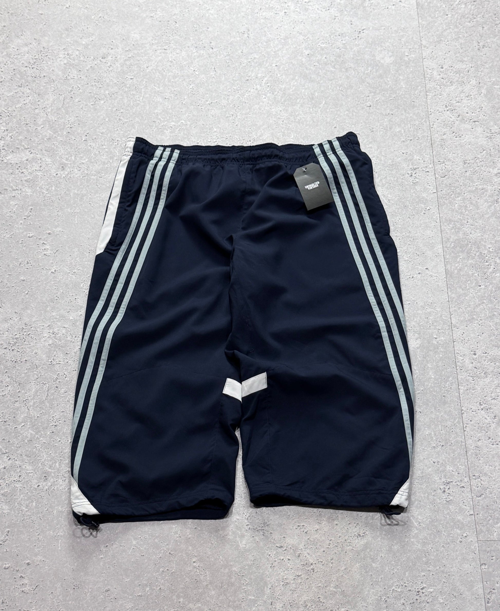 Vintage 2000s Adidas Adjustable 3/4 Track Shorts (L)