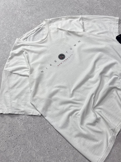 Vintage 90s Nike Town New York (XL)