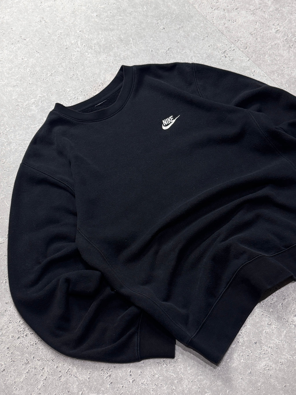 Vintage 2000s Nike Essential Sweater (L)