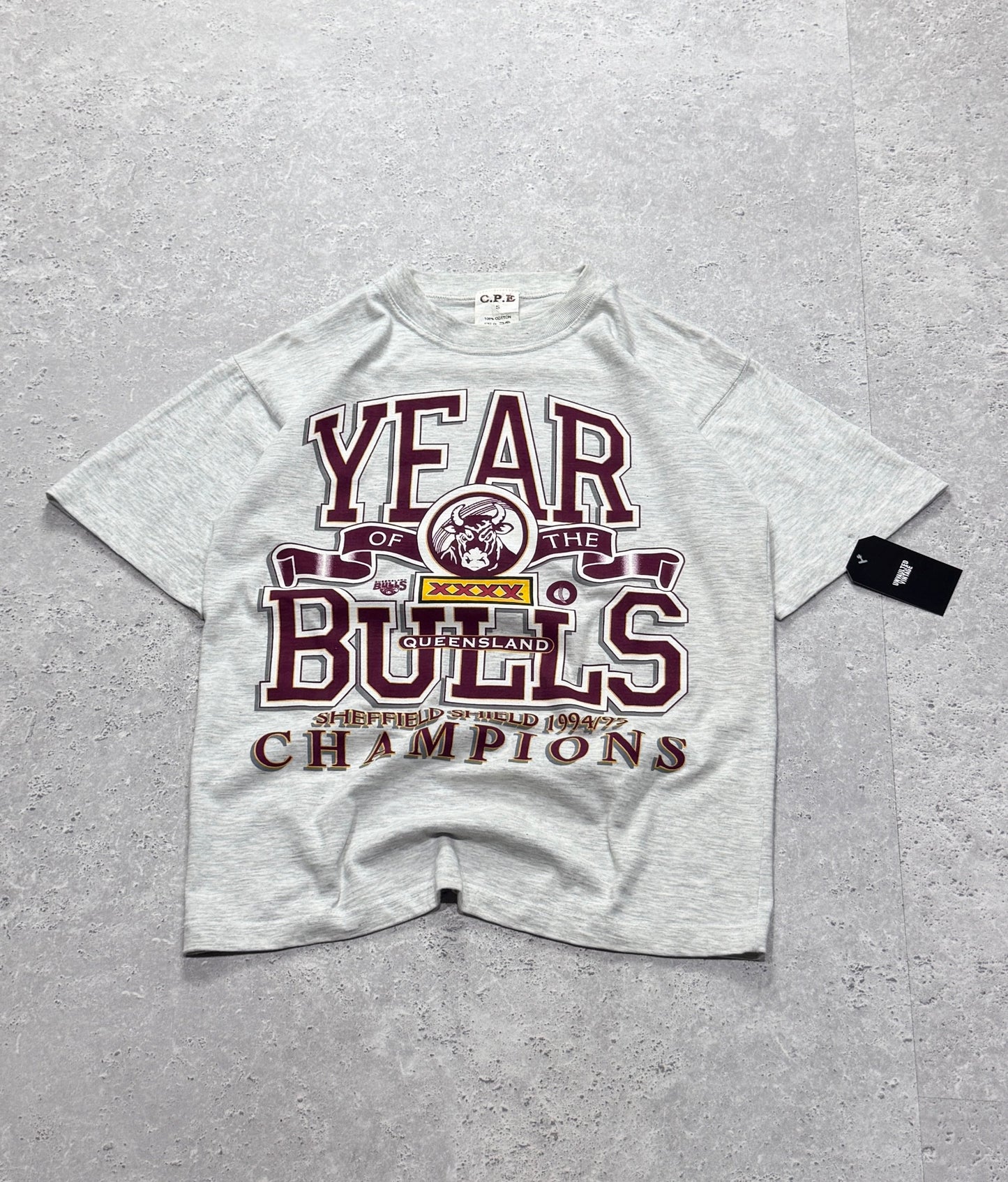Vintage 90s Queensland Bulls Sheffield Shield Cricket Tee (M)