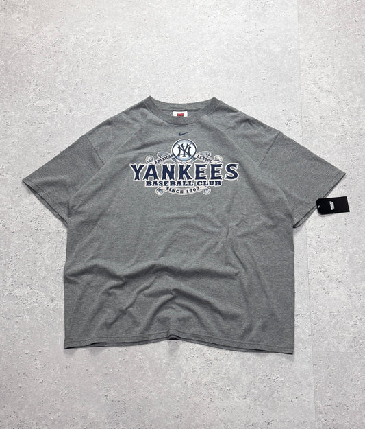 Vintage Nike X New York Yankees MLB Tee (2XL)