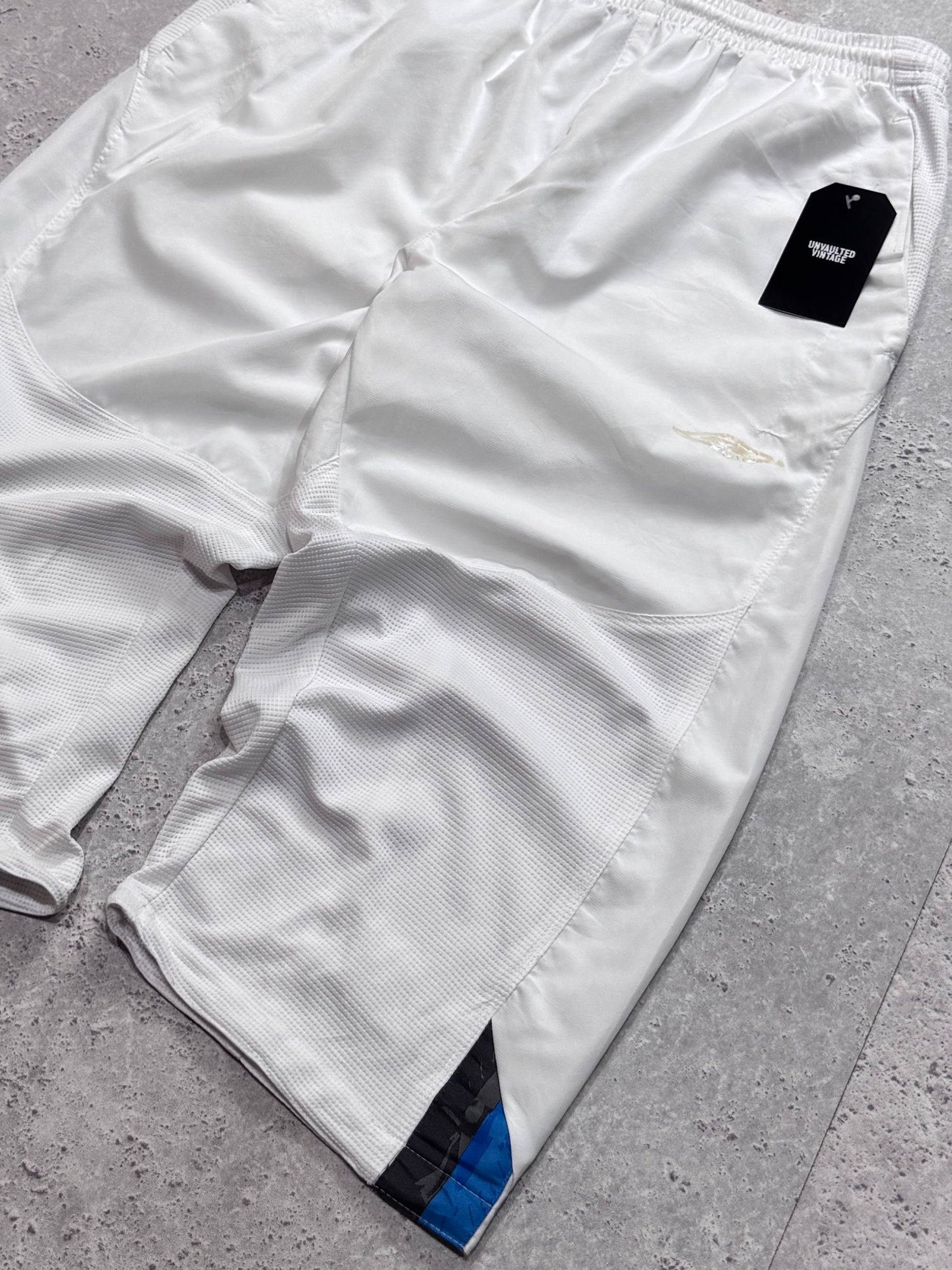 Vintage Y2K Umbro Adjustable 3/4 Track Shorts (M)