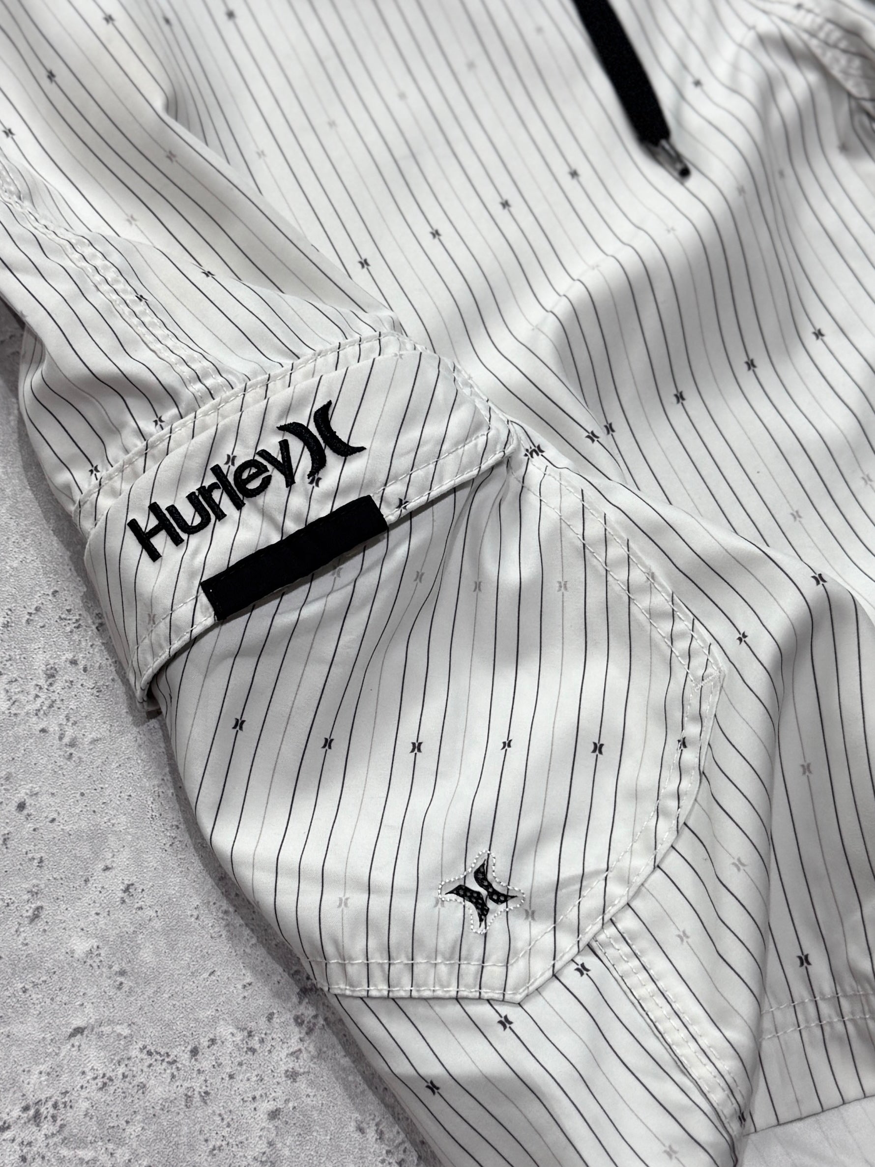 Vintage Y2K Hurley Boardshorts (32”)