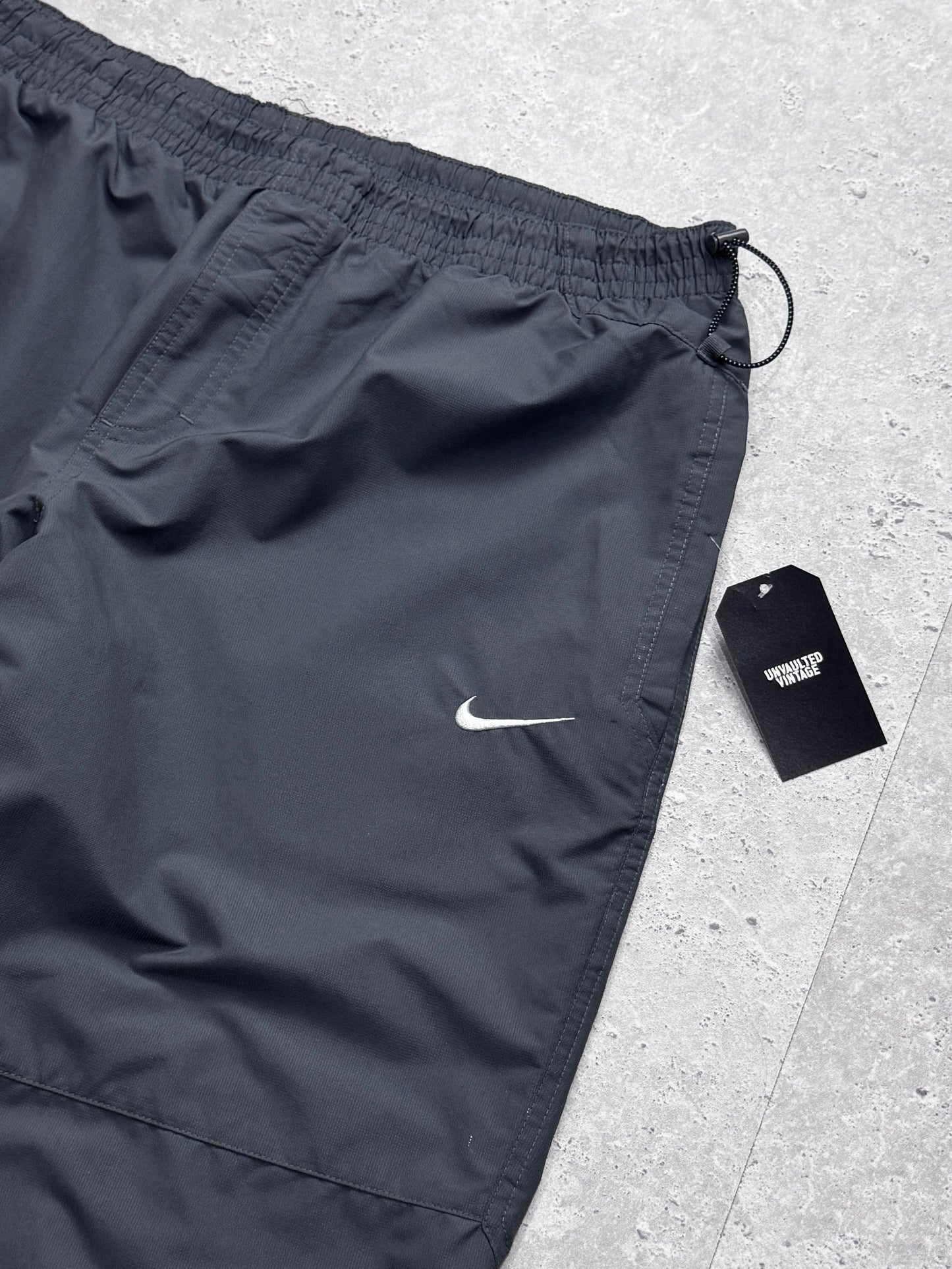 Vintage 2000s Nike Air Adjustable 3/4 Track Shorts (34")