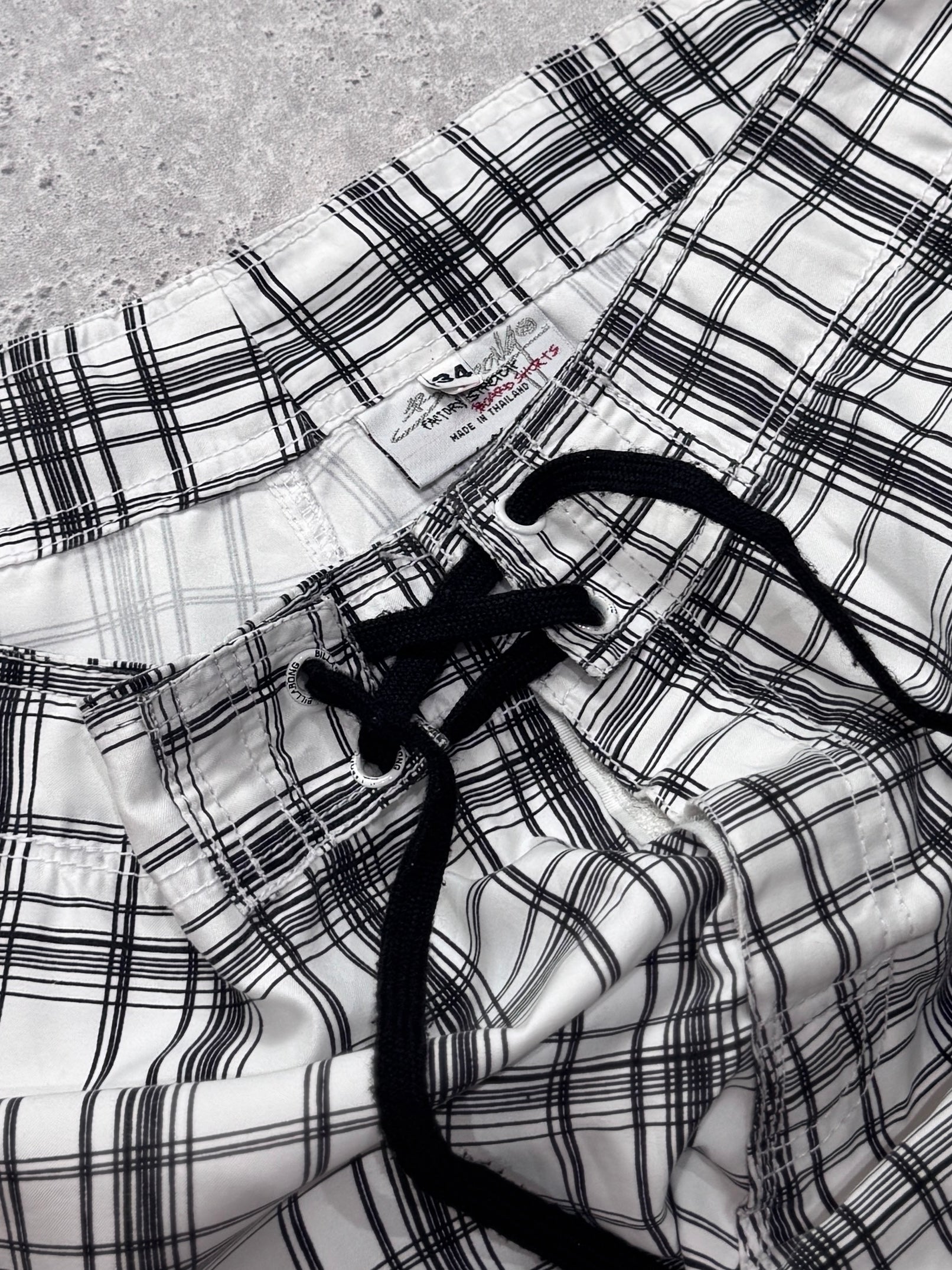 Vintage 2000s Billabong Plaid Boardshorts (34”)