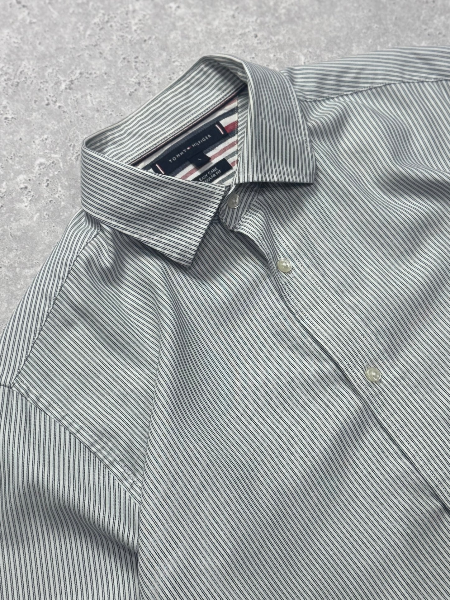 Vintage 2000s Tommy Hilfiger Button Up Shirt (L)