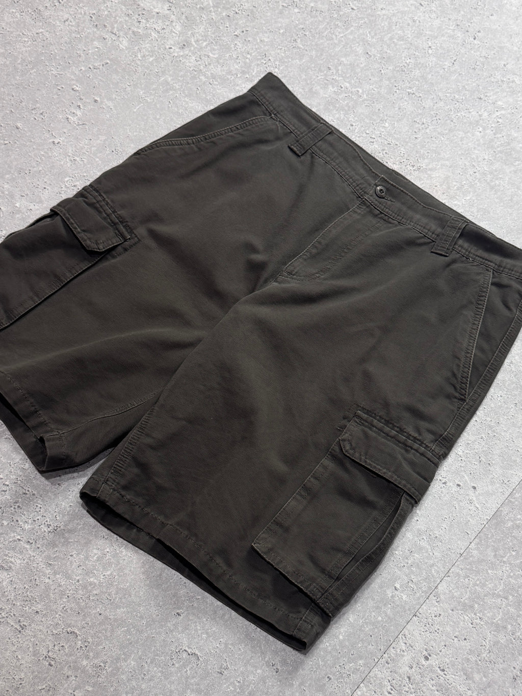 Vintage 2000s Cargo Shorts (34”)