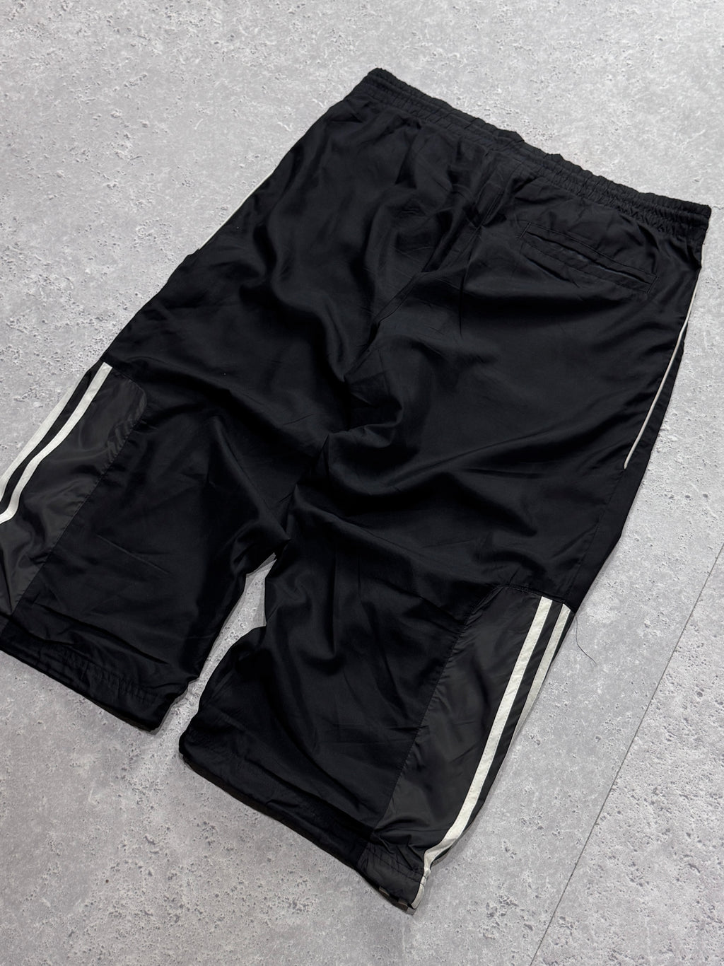 Vintage 2000s Adidas Adjustable 3/4 Track Shorts (M)