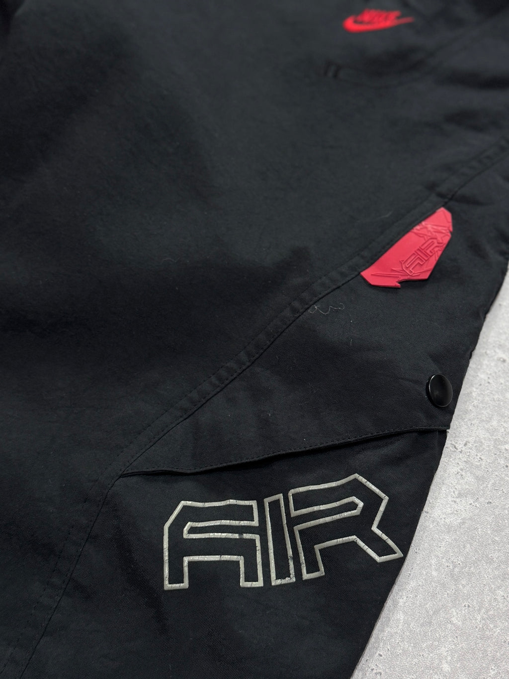 Vintage 2000s Nike Air 3/4 Track Shorts (M)