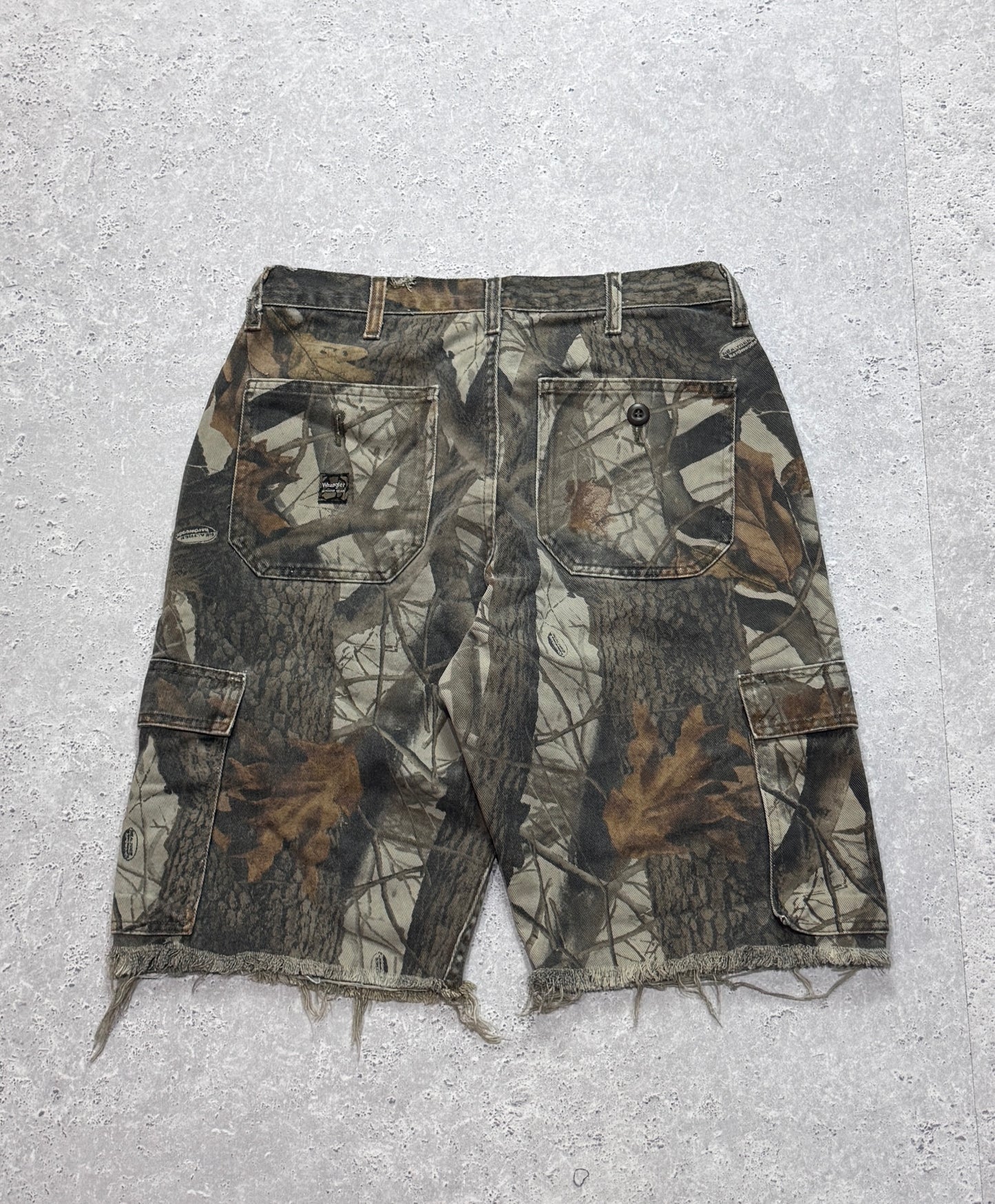 Vintage Wrangler Real Tree Cargo Shorts (32")
