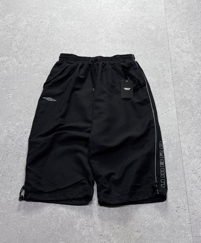 Vintage 2000s Umbro Adjustable 3/4 Track Shorts (M)