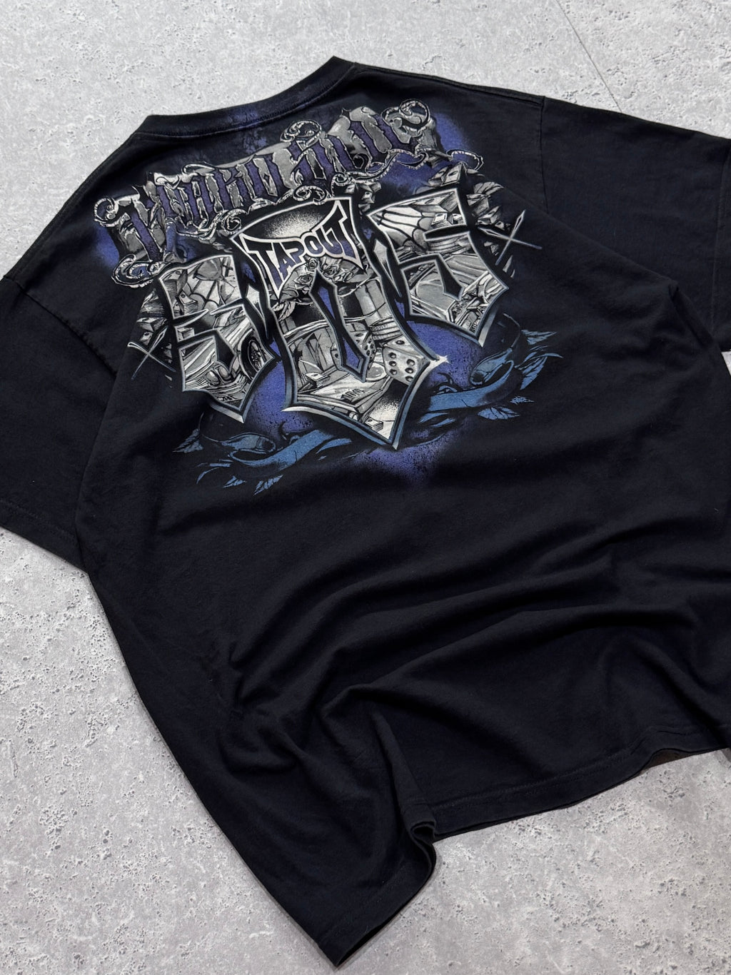 Vintage Y2K Tapout Tribal Tee (XL)
