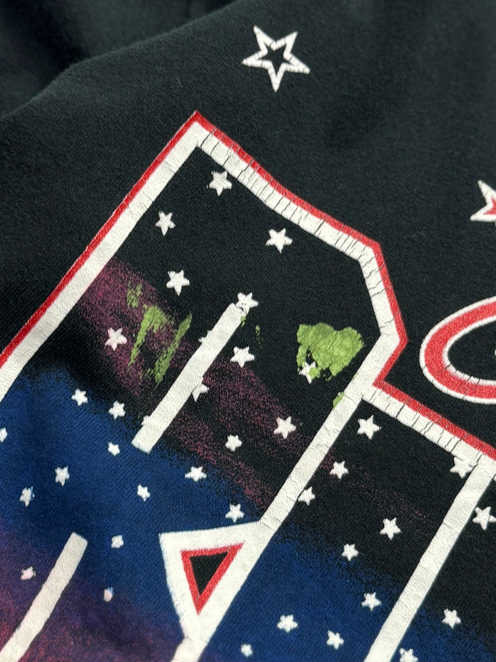 Vintage 90s Chicago Bulls NBA Graphic Tee (M)