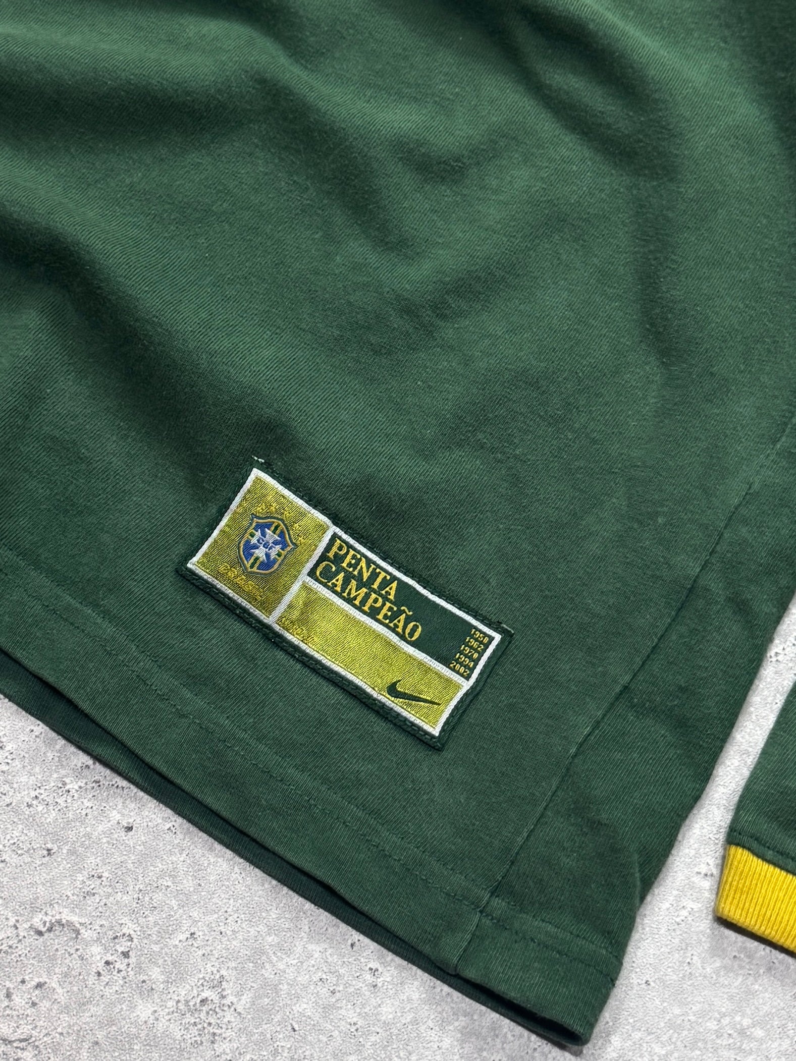 Vintage Nike X Brasil Embroidered Long Sleeve Tee (L)
