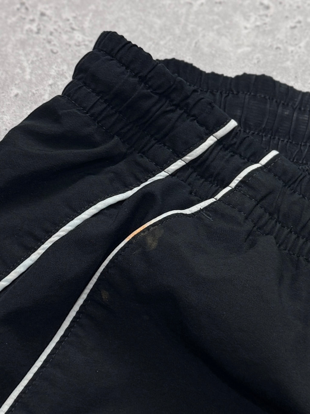 Vintage 2000s Nike Spellout 3/4 Track Shorts (XL)