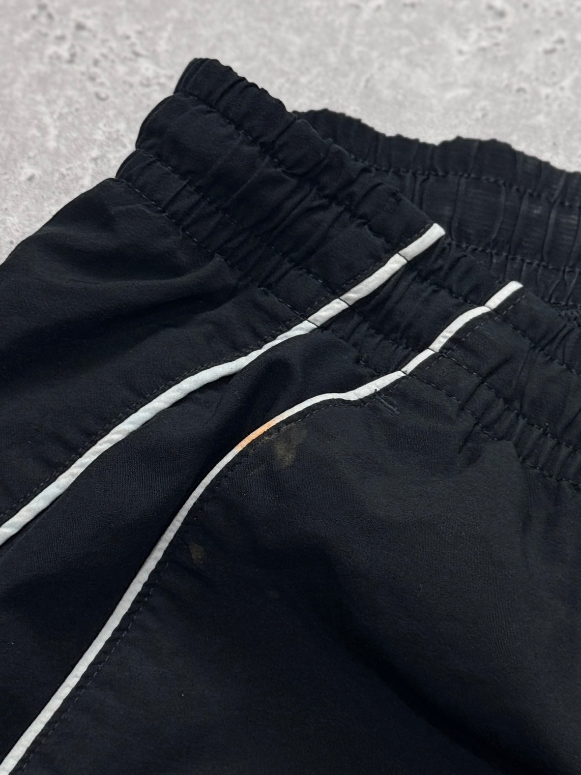 Vintage 2000s Nike Spellout 3/4 Track Shorts (XL)