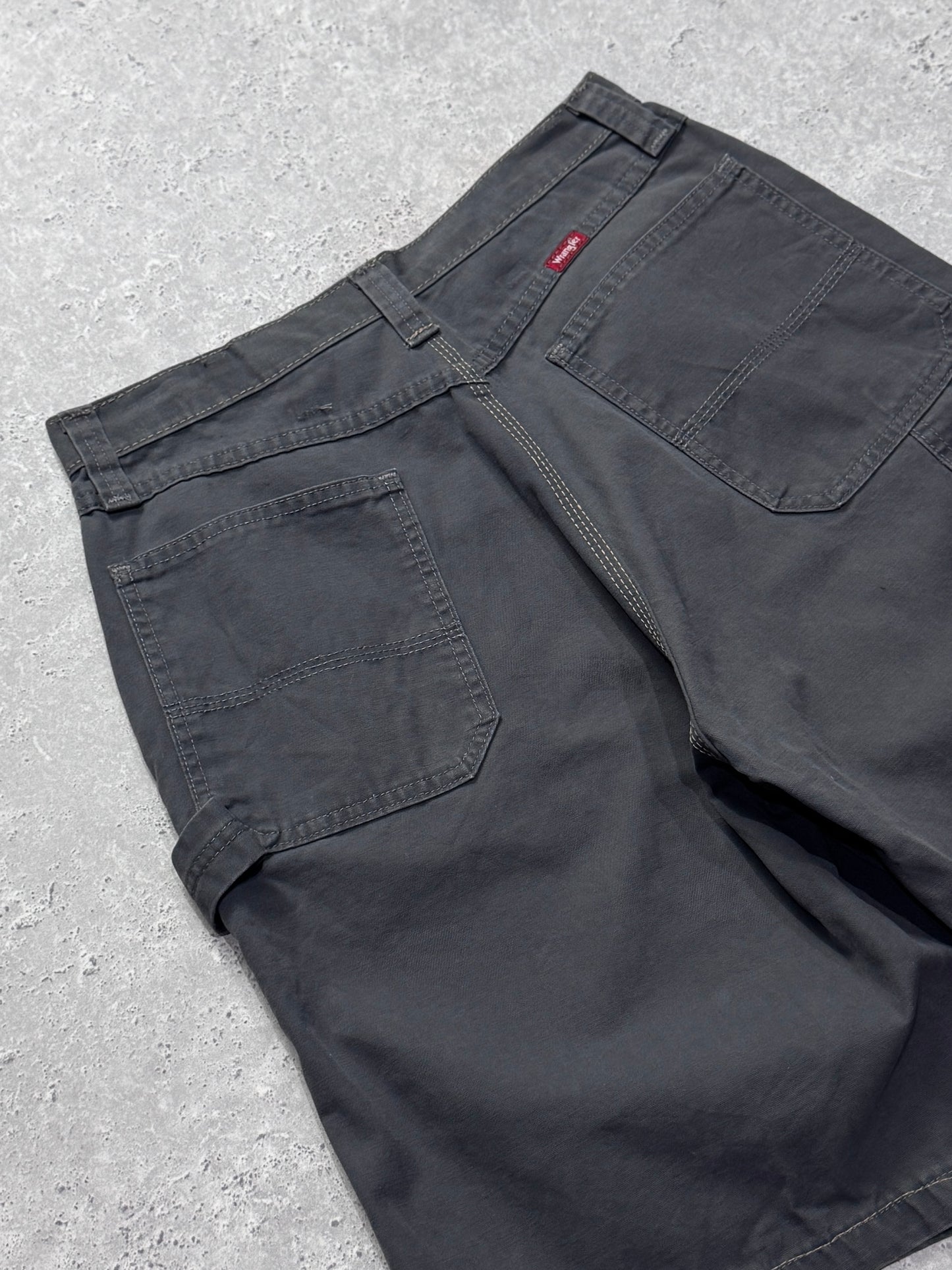 Vintage 2000s Wrangler Carpenter Shorts (30")