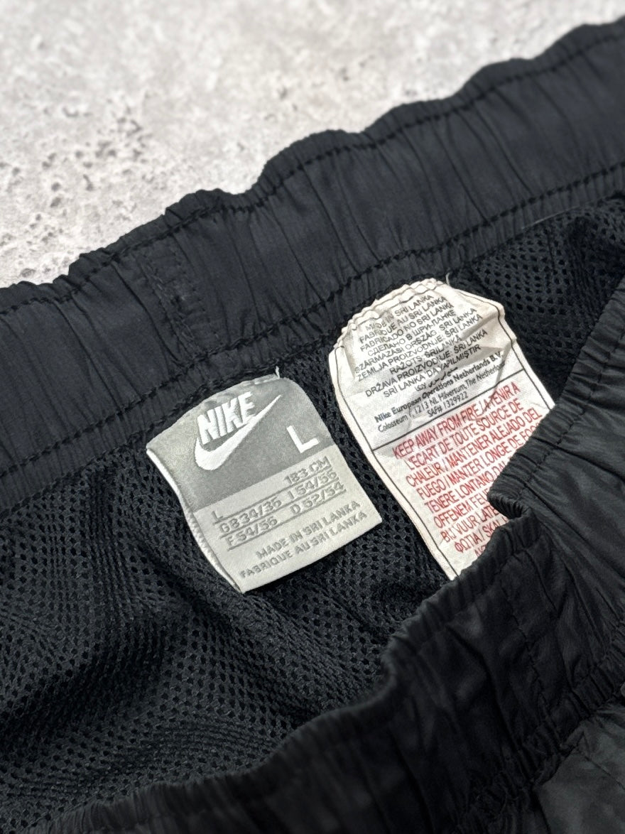 Vintage 2000s Nike Air Max Track Shorts (L)