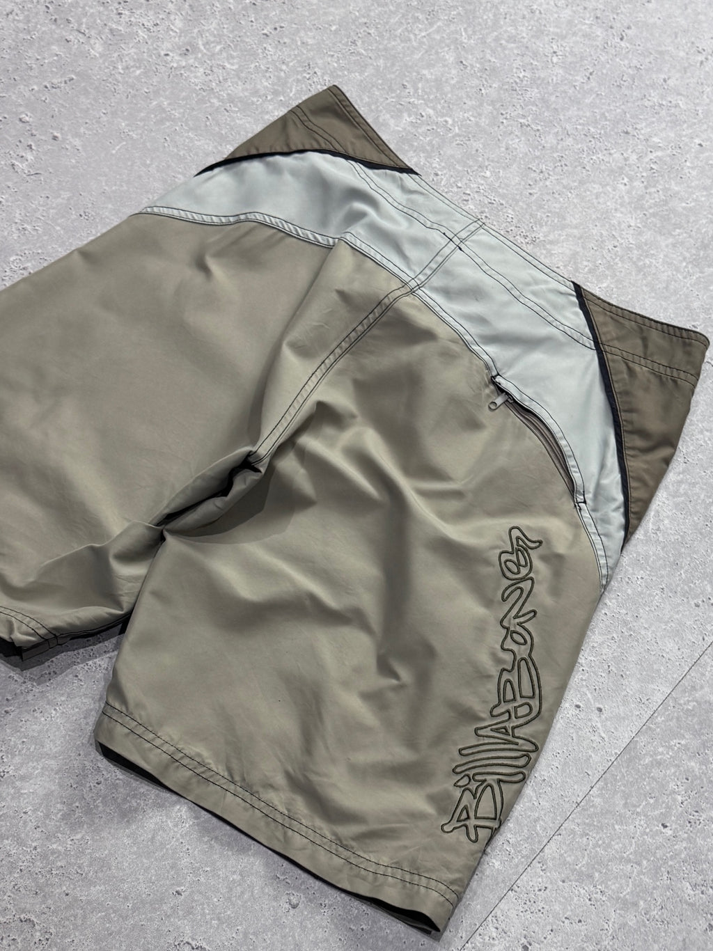 Vintage 2000s Billabong Boardshorts (32”)