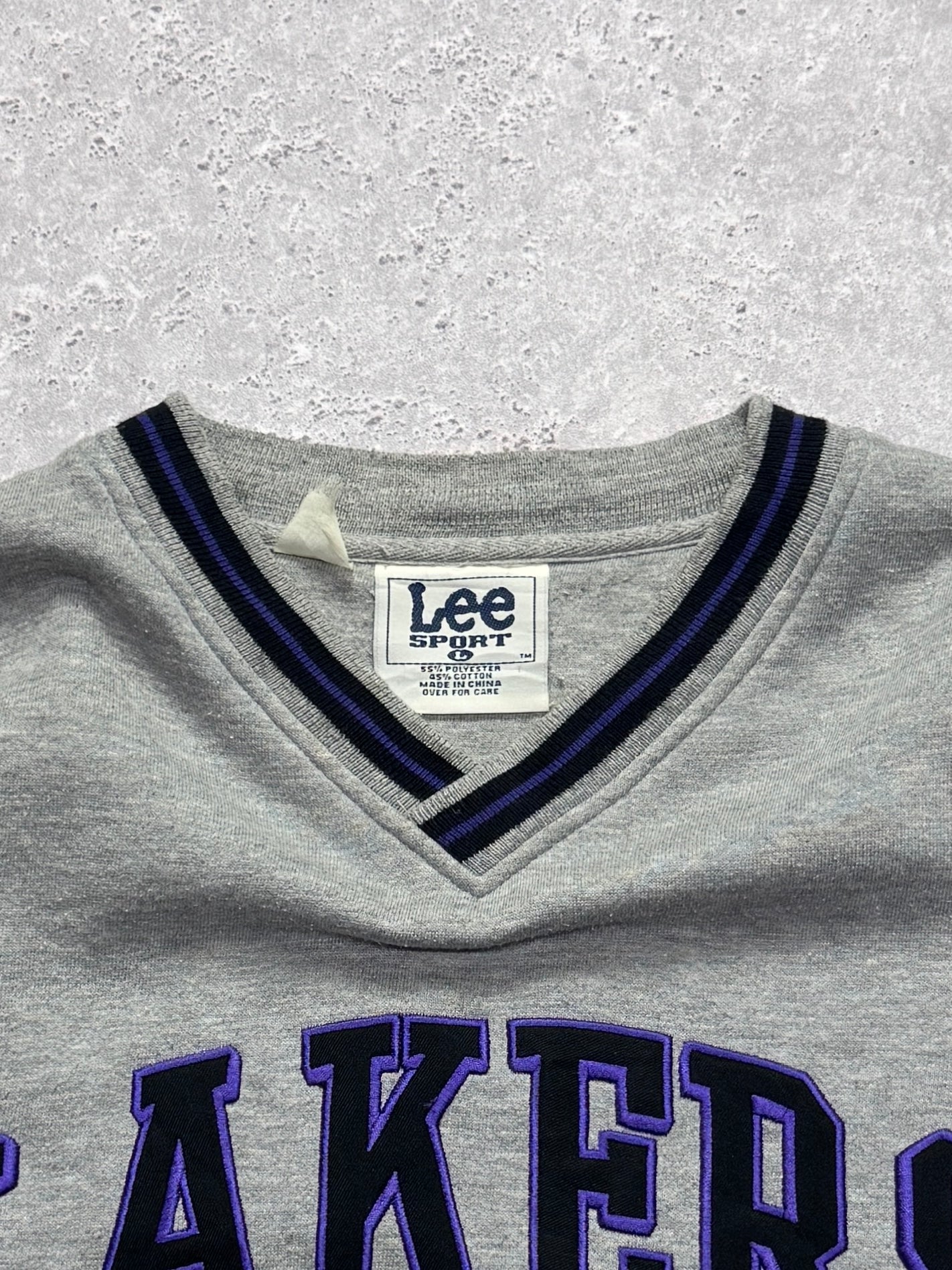 Vintage Los Angeles Lakers NBA Embroidered Sweater (XL)