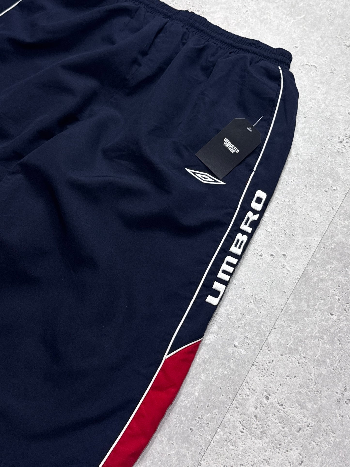 Vintage 2000s Umbro Adjustable 3/4 Track Shorts (30")