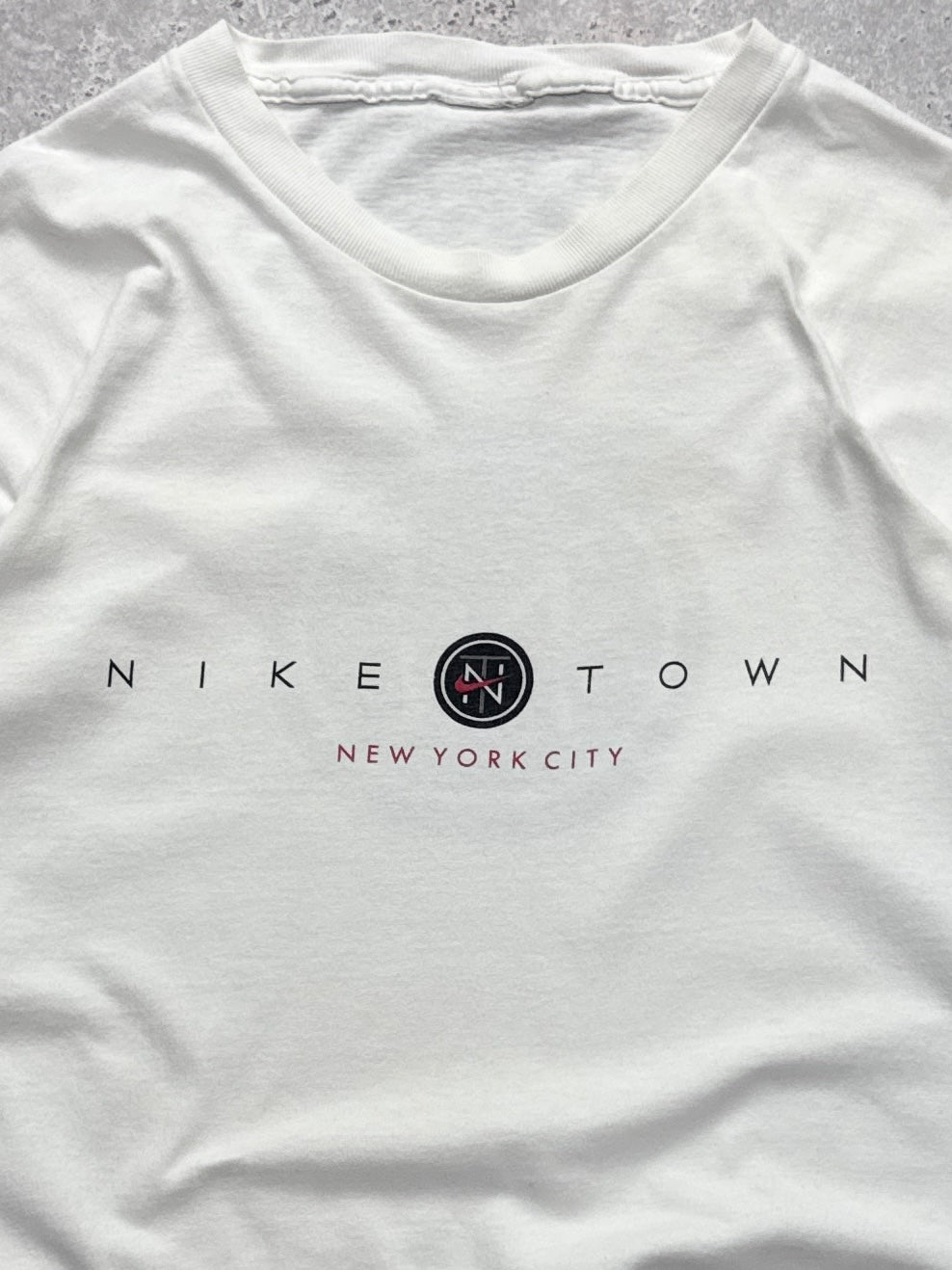 Vintage 90s Nike Town New York (XL)
