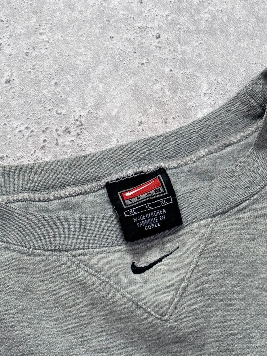 Vintage 2000s Nike Essential Sweater (L)