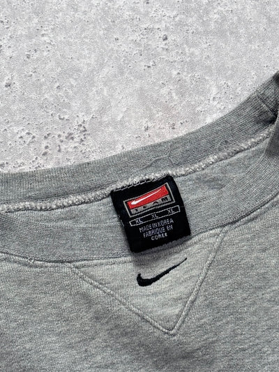 Vintage 2000s Nike Essential Sweater (L)
