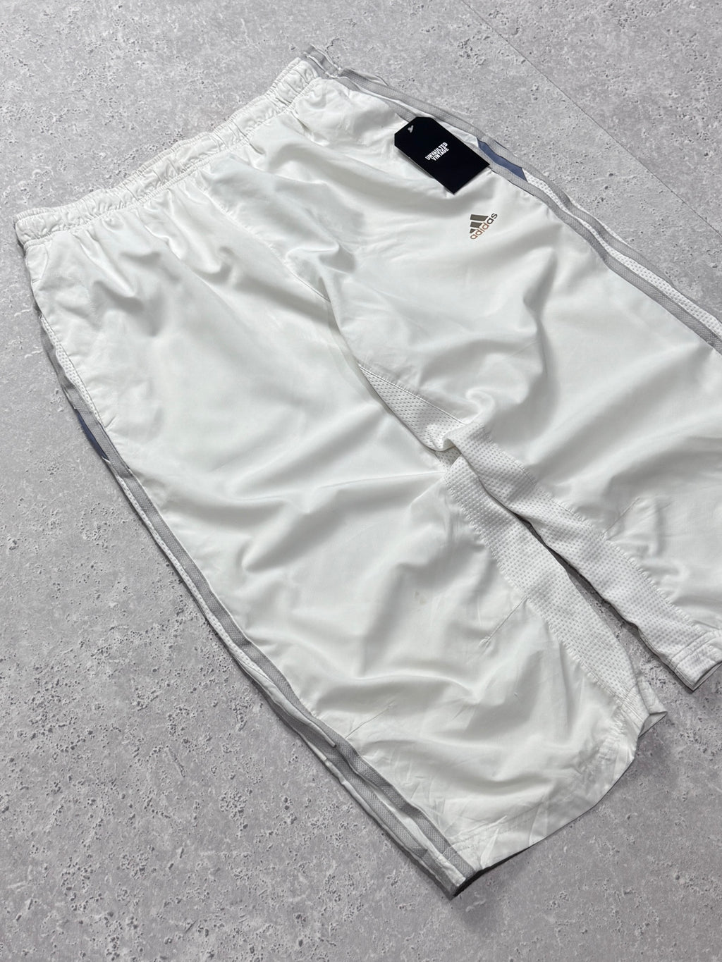 Vintage 2000s Adidas 3/4 Track Shorts (M)