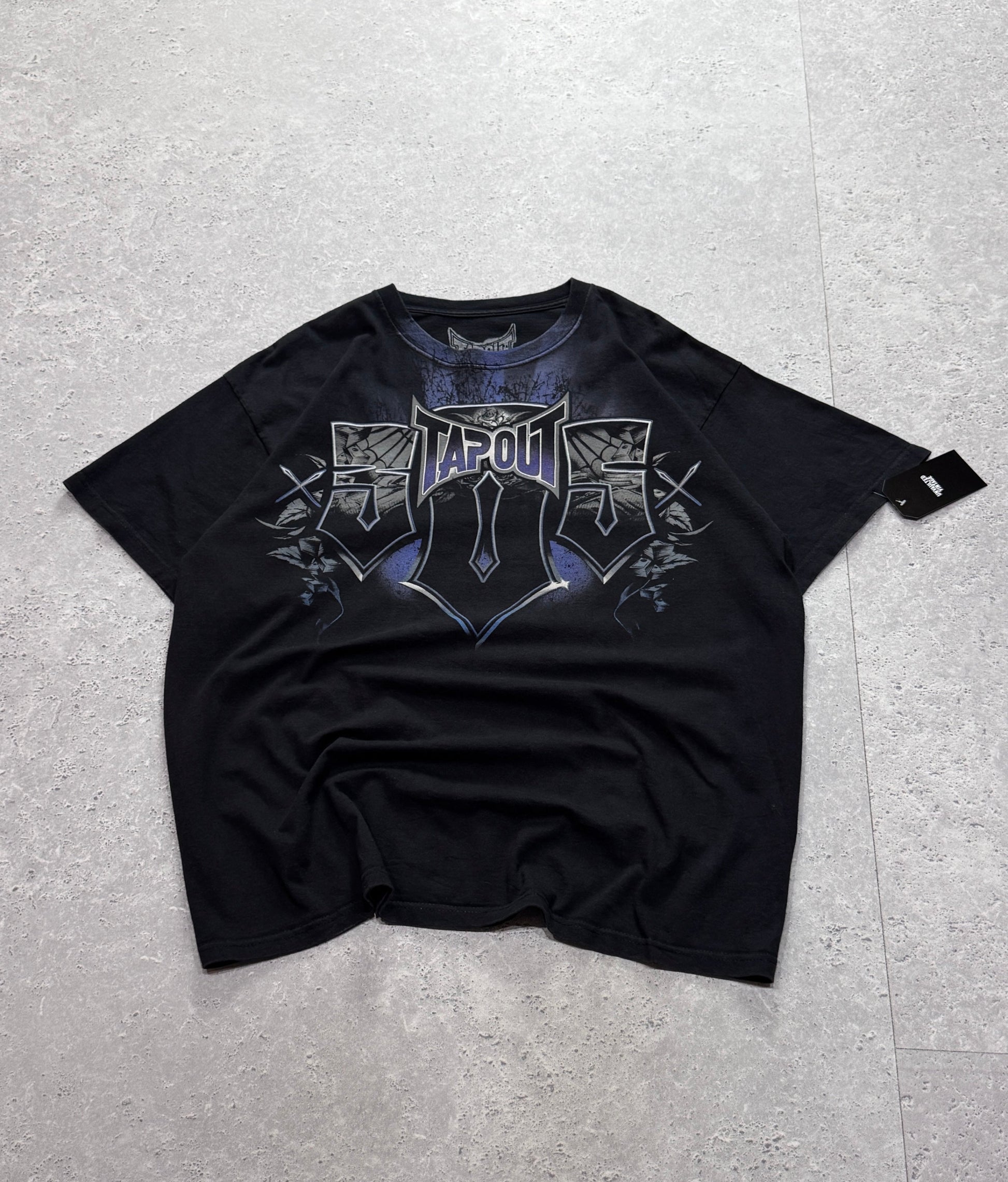Vintage Y2K Tapout Tribal Tee (XL)