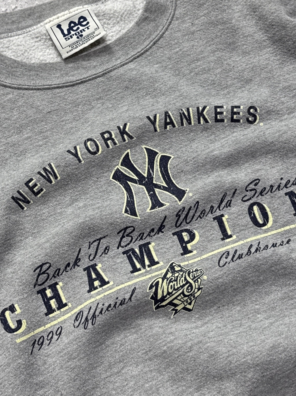 Vintage 90s New York Yankees MLB Sweater (L)